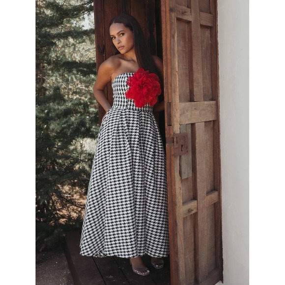 NWT Mac Duggal Ieena‎ Black White Strapless Boucle A Line Midi Dress W/3D Flower - Picture 3 of 15